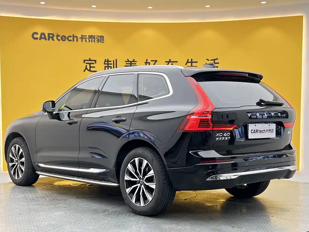 Volvo XC60 2024 — фото 25