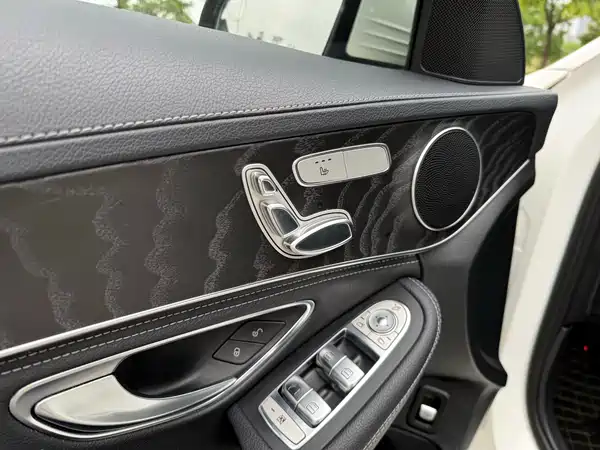 Mercedes-Benz C-Class 2019