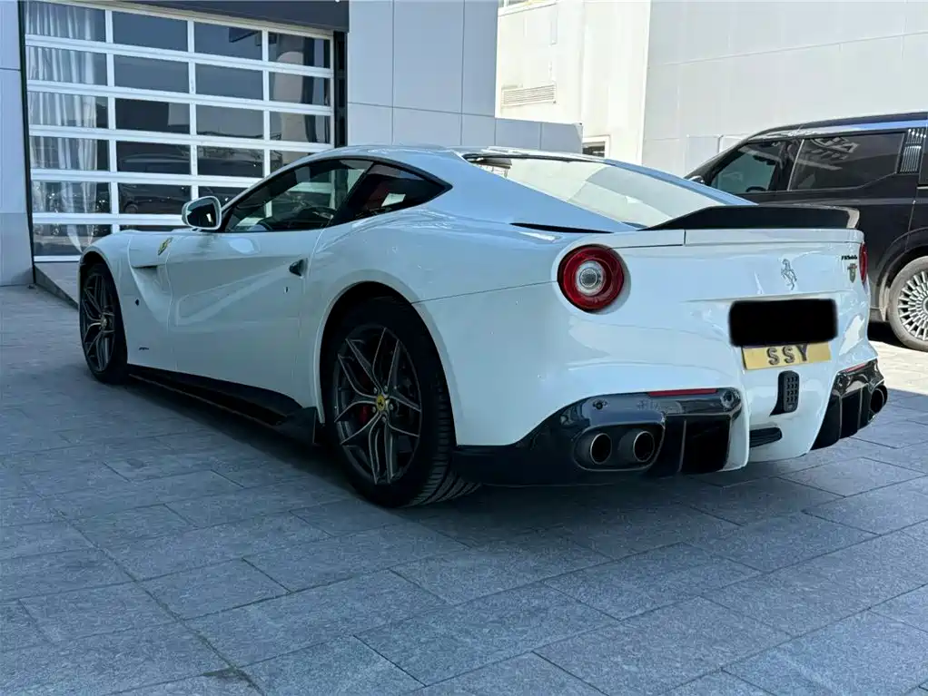 Ferrari F12berlinetta 2014 — фото 10