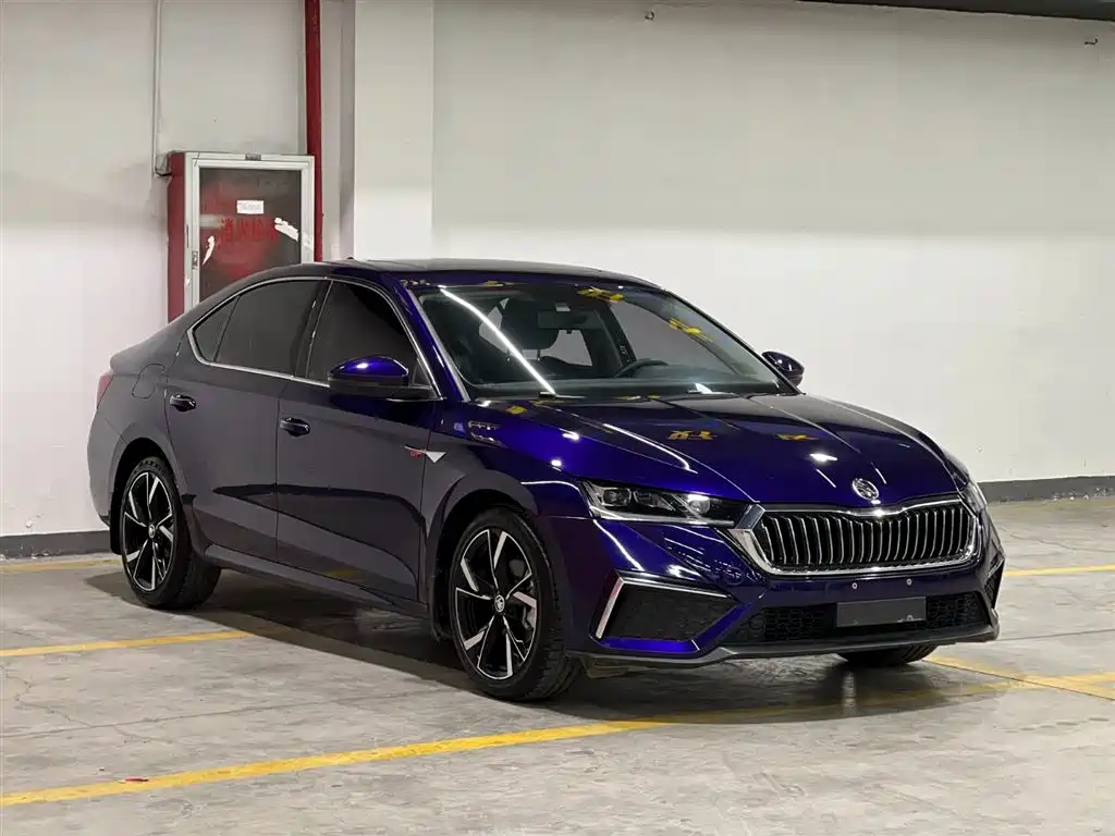 Skoda Octavia 2021 — фото 3
