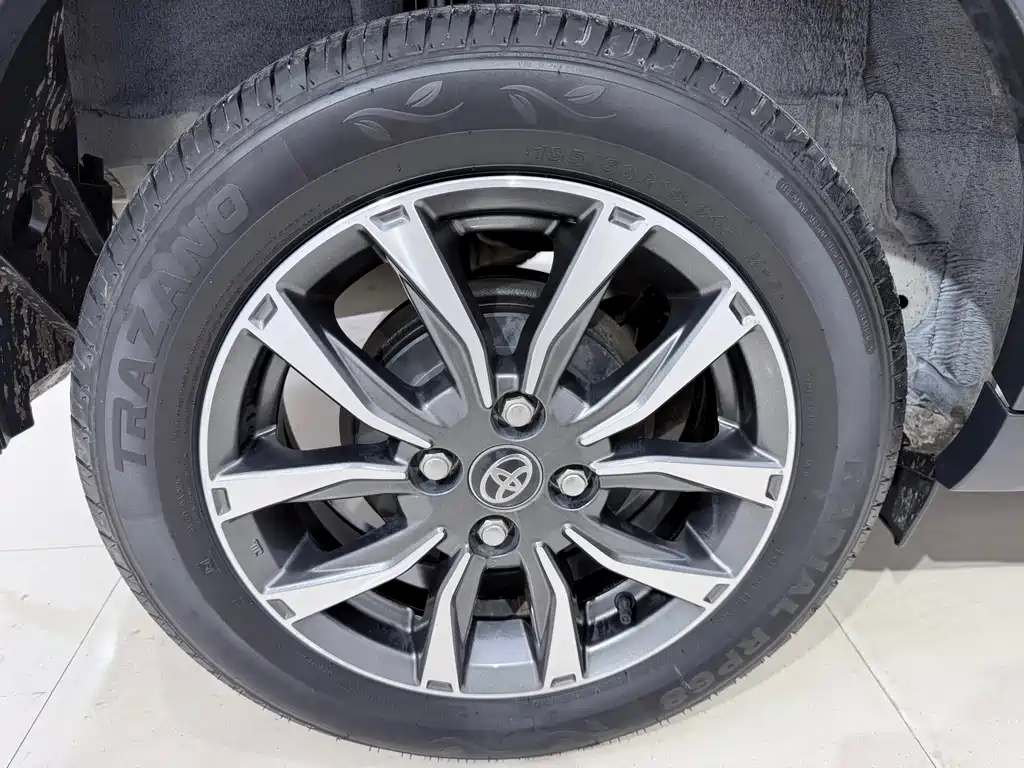Toyota Yaris L 2022 — фото 14