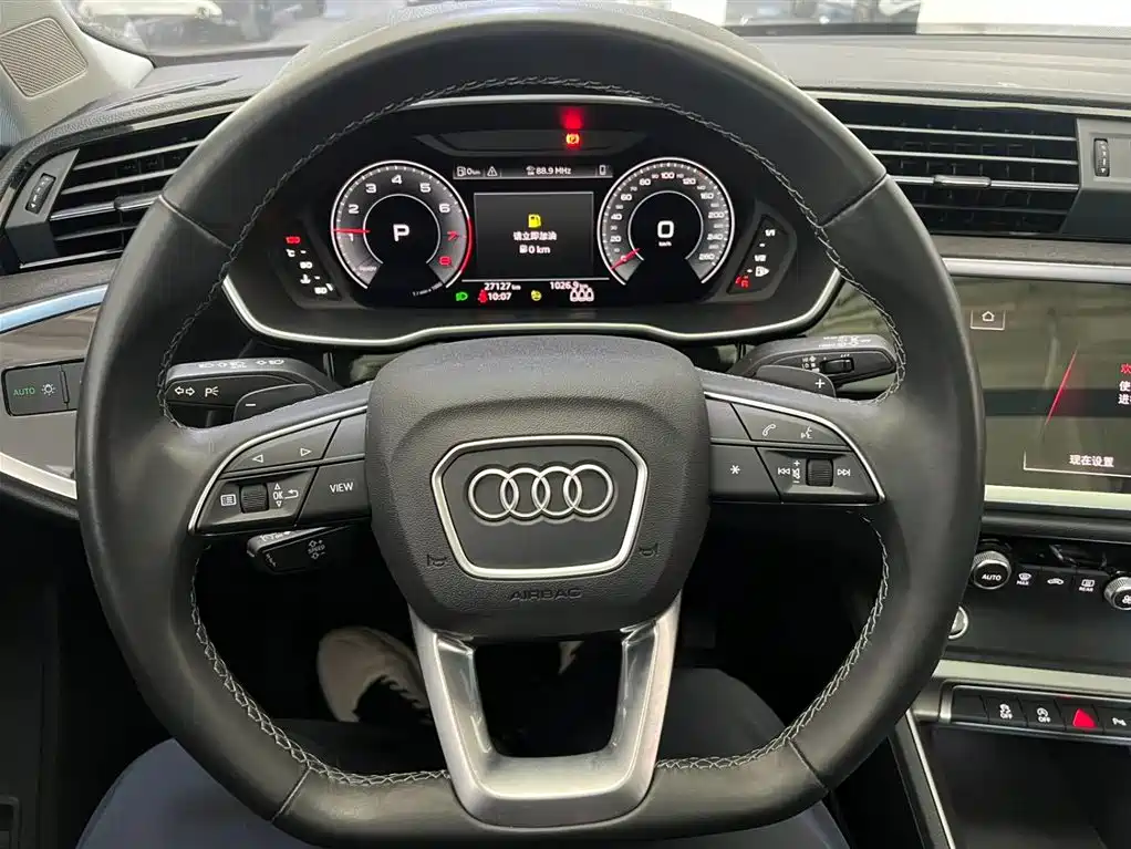 Audi Q3 2023 — фото 12