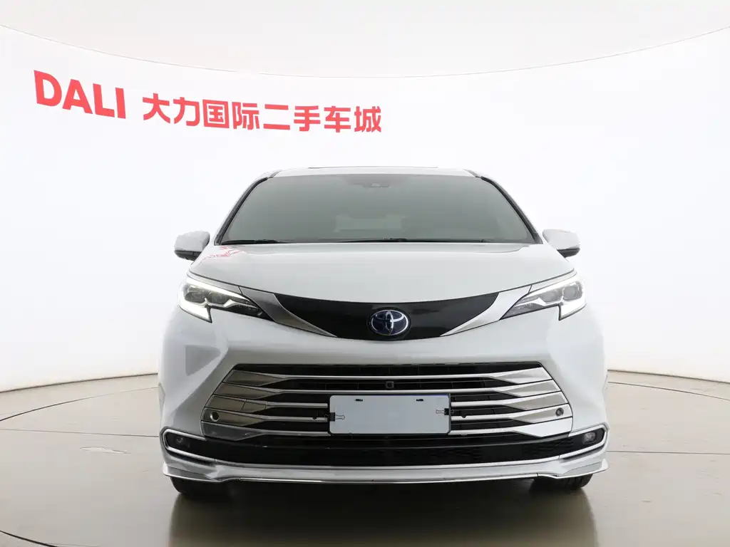 Toyota Sienna 2022 — фото 2