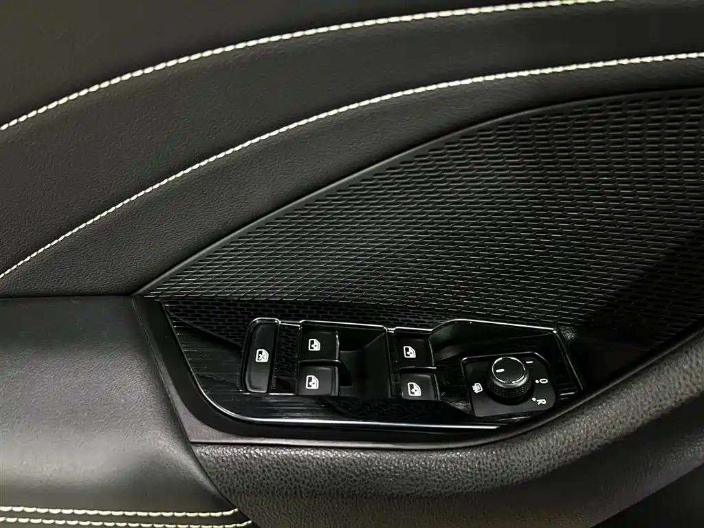 Skoda Octavia 2021 — фото 9