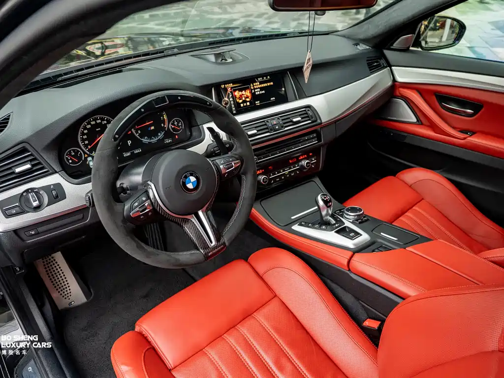 BMW M5 2017 — фото 24