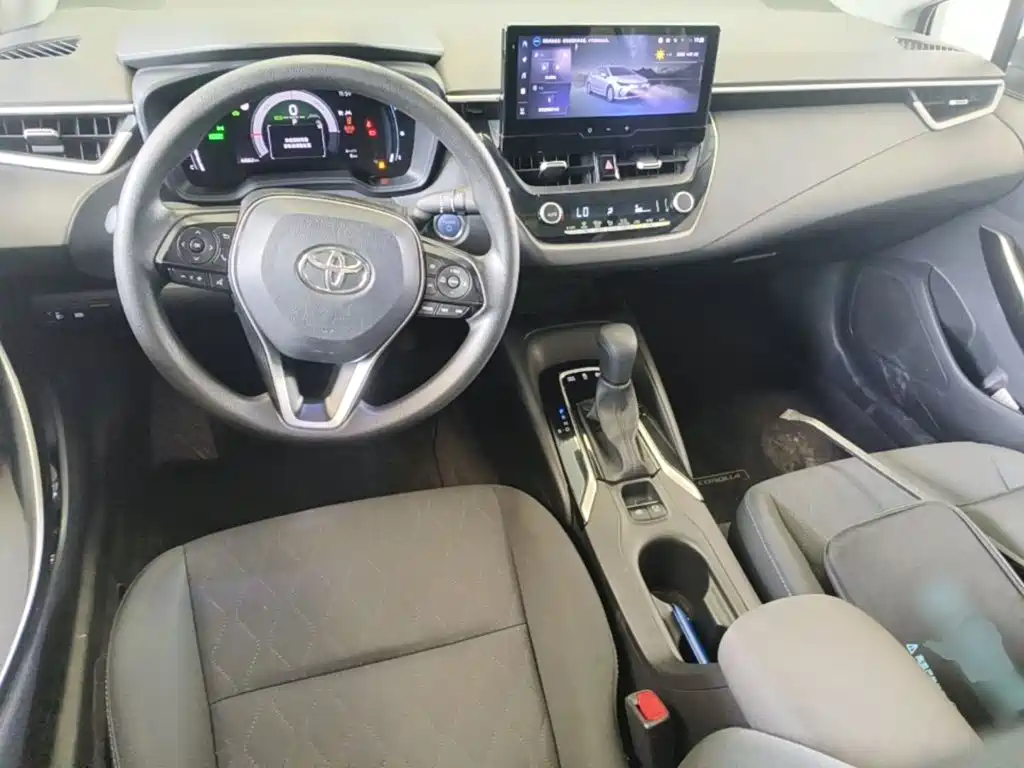 Toyota Corolla 2023 — фото 16