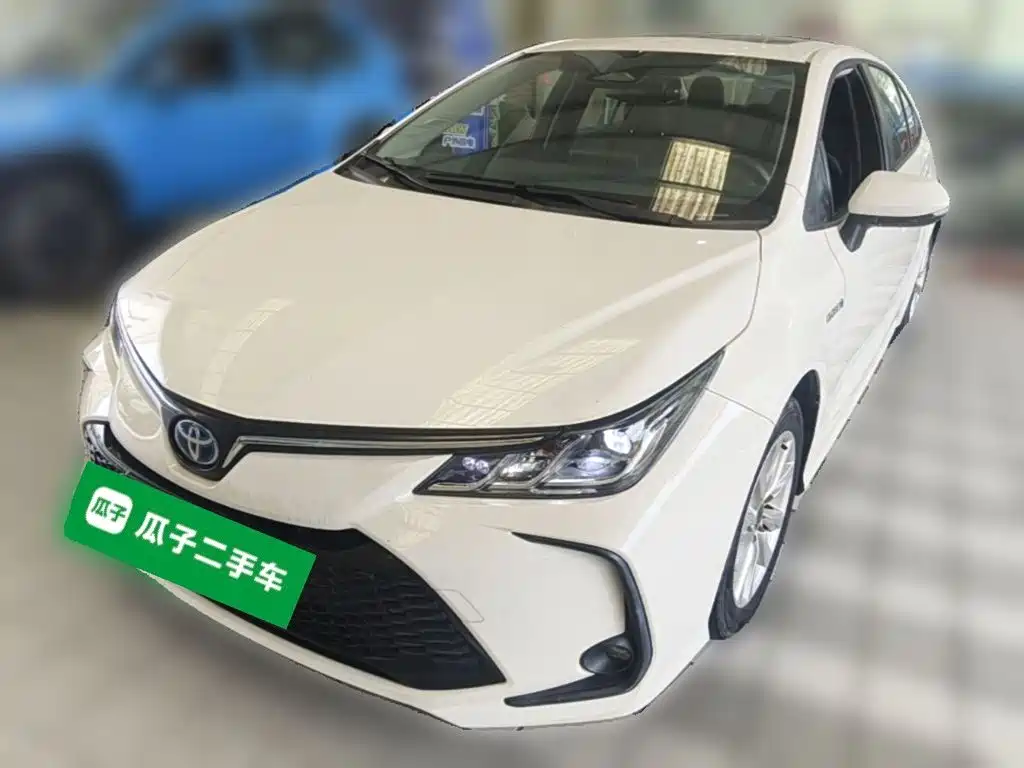 Toyota Corolla 2023 — фото 1