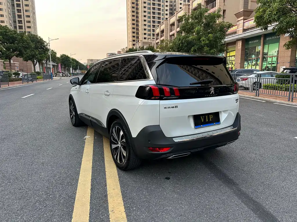 Peugeot 5008 2017 — фото 8