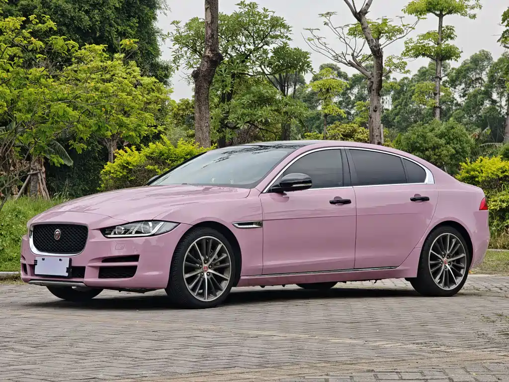 Jaguar XEL 2018 — фото 1