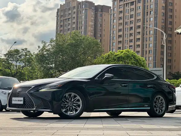Lexus LS 2020