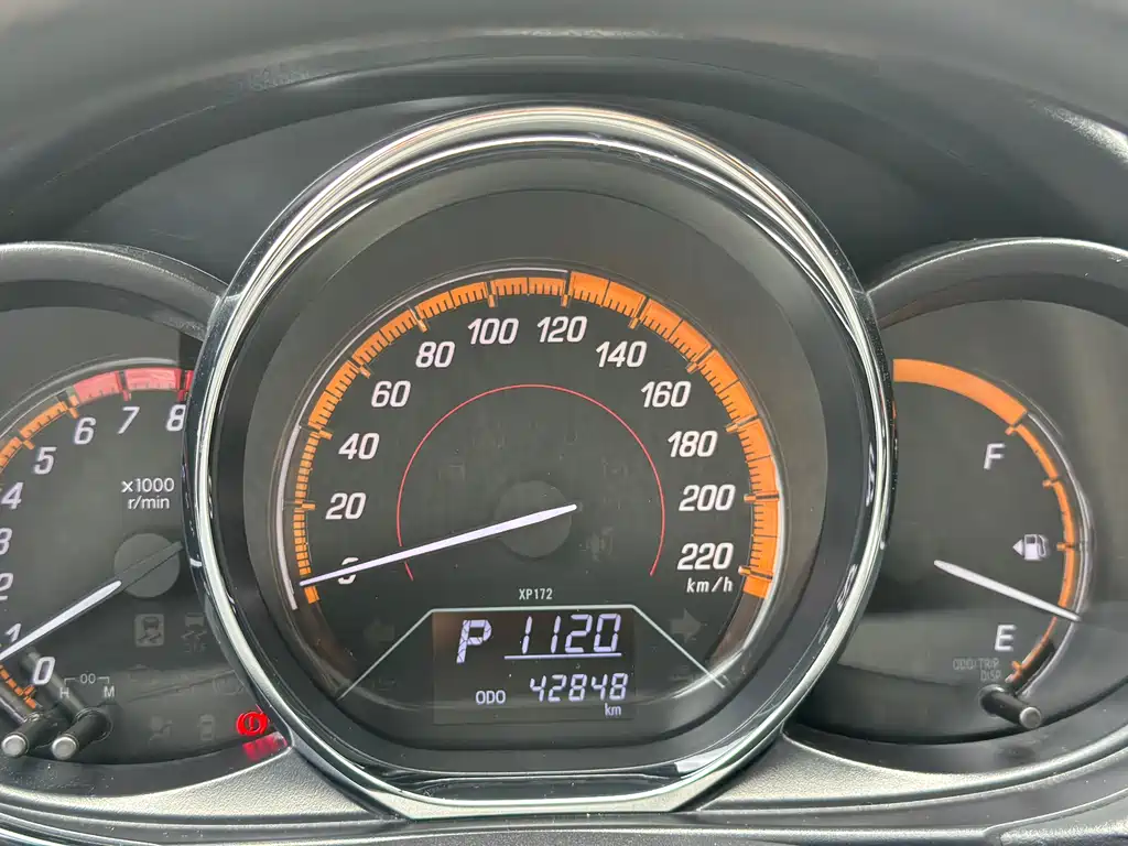 Toyota Yaris L 2023 — фото 13