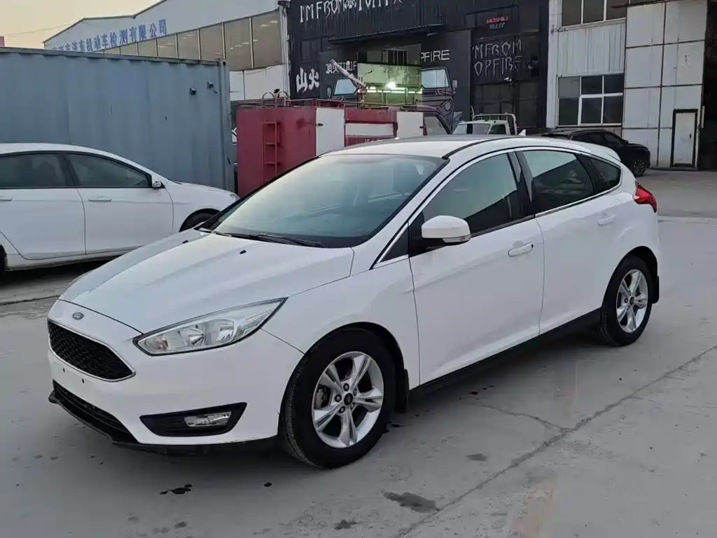 Ford Focus 2017 — фото 1