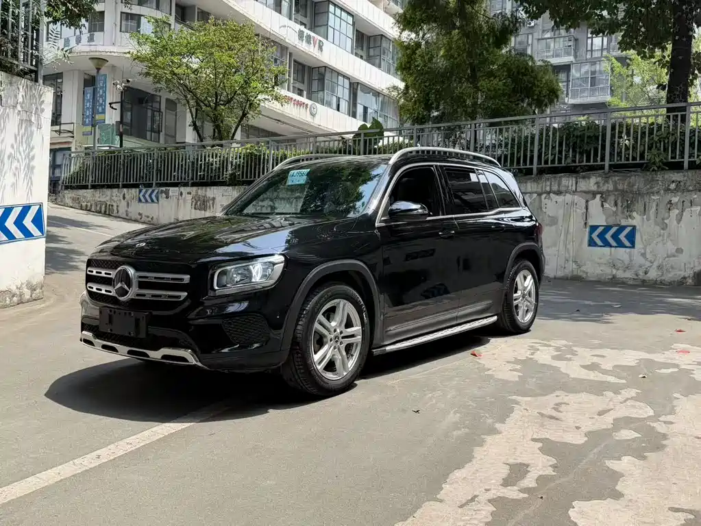 Mercedes-Benz GLB 2021