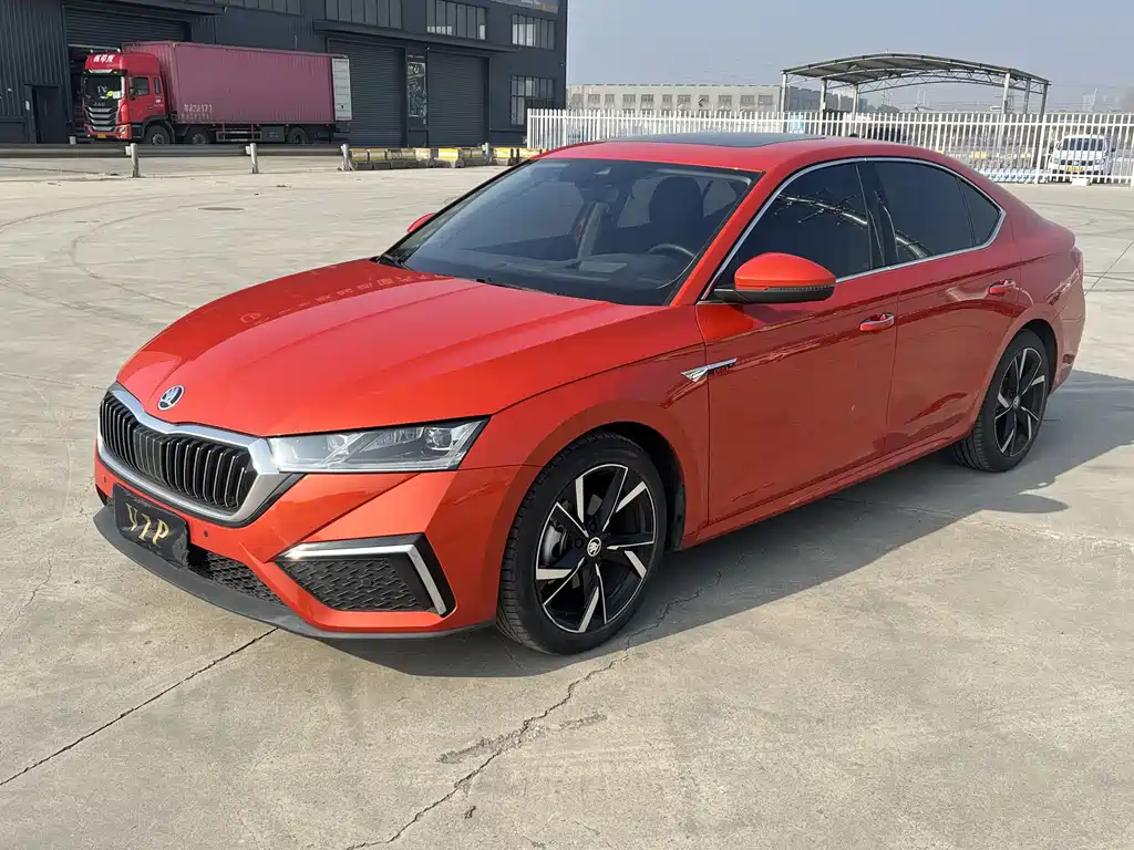 Skoda Octavia 2021 — фото 20