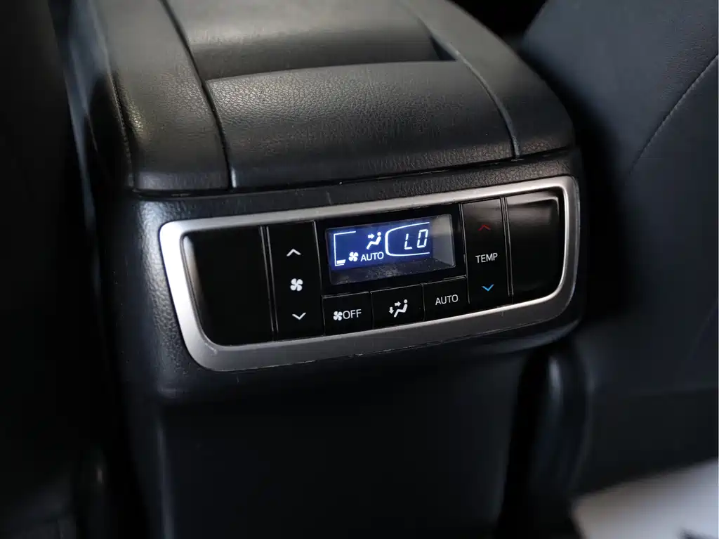 Toyota Highlander 2020 — фото 13