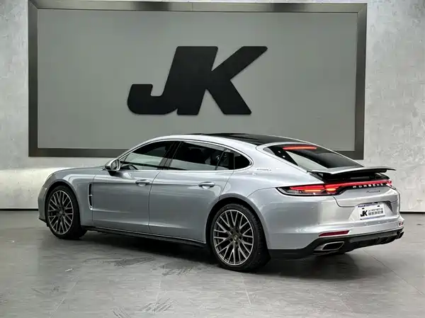 Porsche Panamera 2022