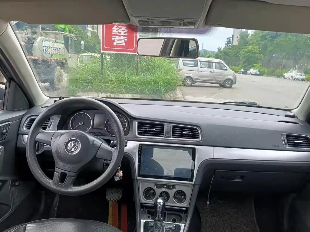 Volkswagen Lavida 2013