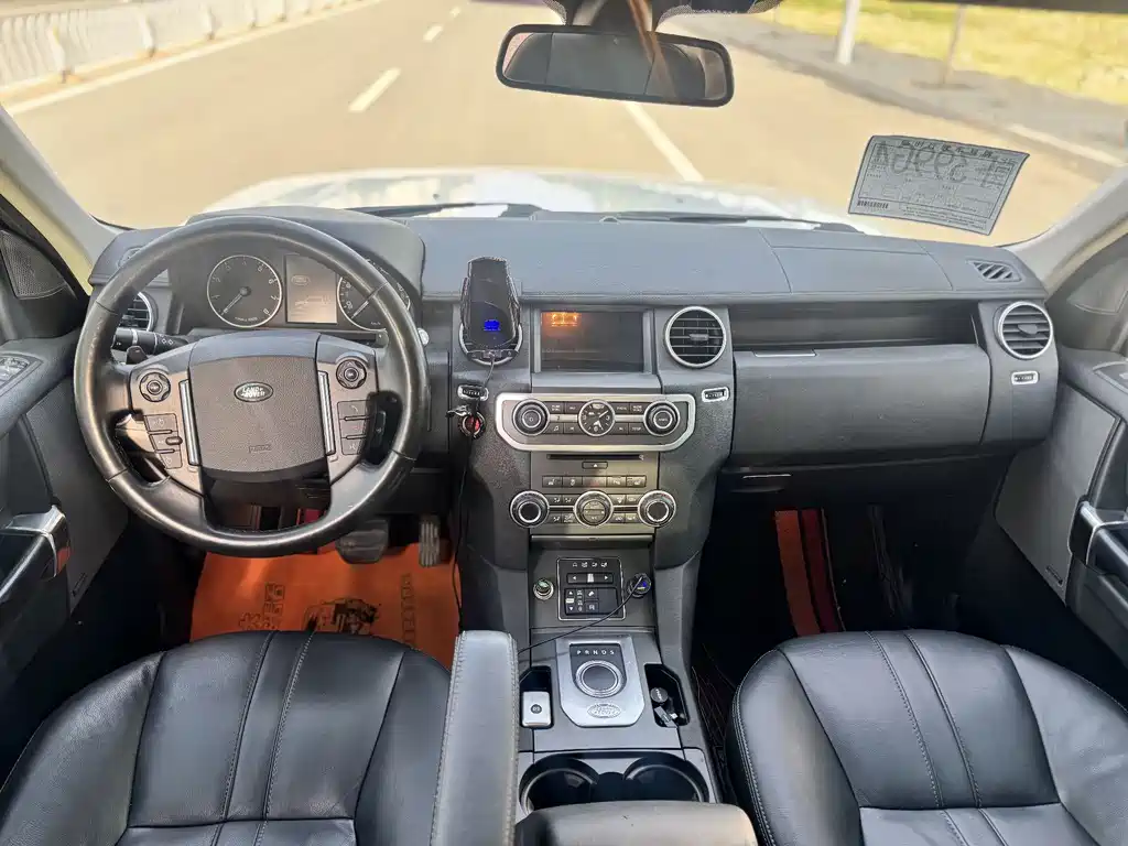 Land Rover Discovery 2015 — фото 4