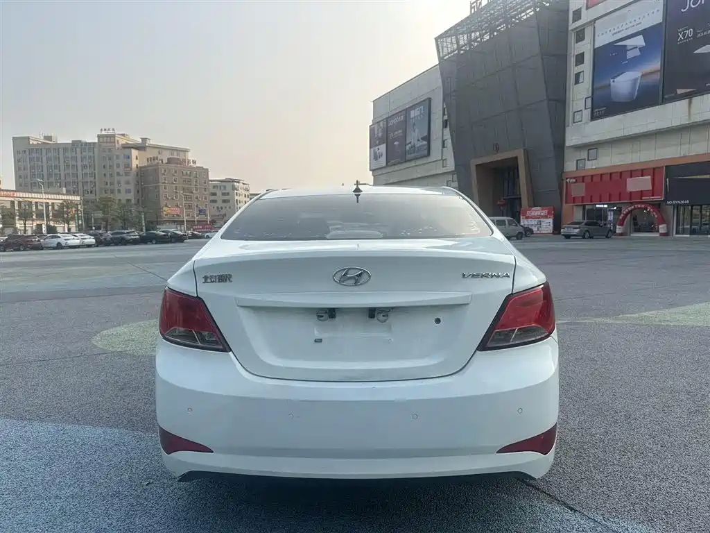 Hyundai Verna 2016 — фото 5