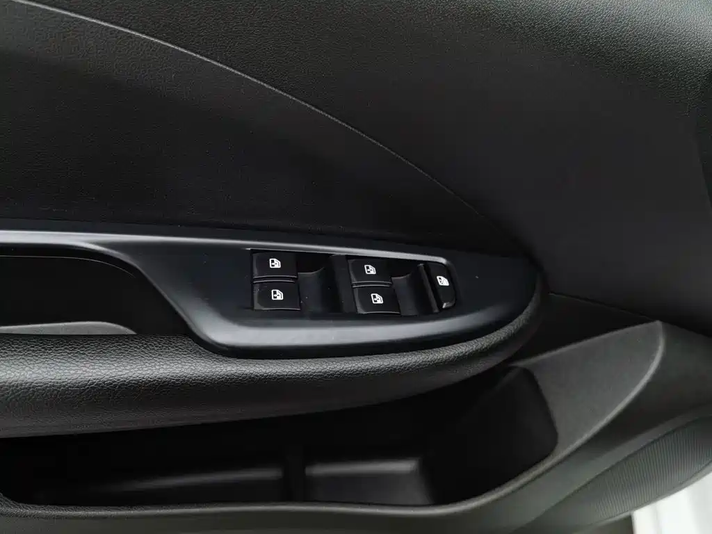 Buick Excelle 2022 — фото 9