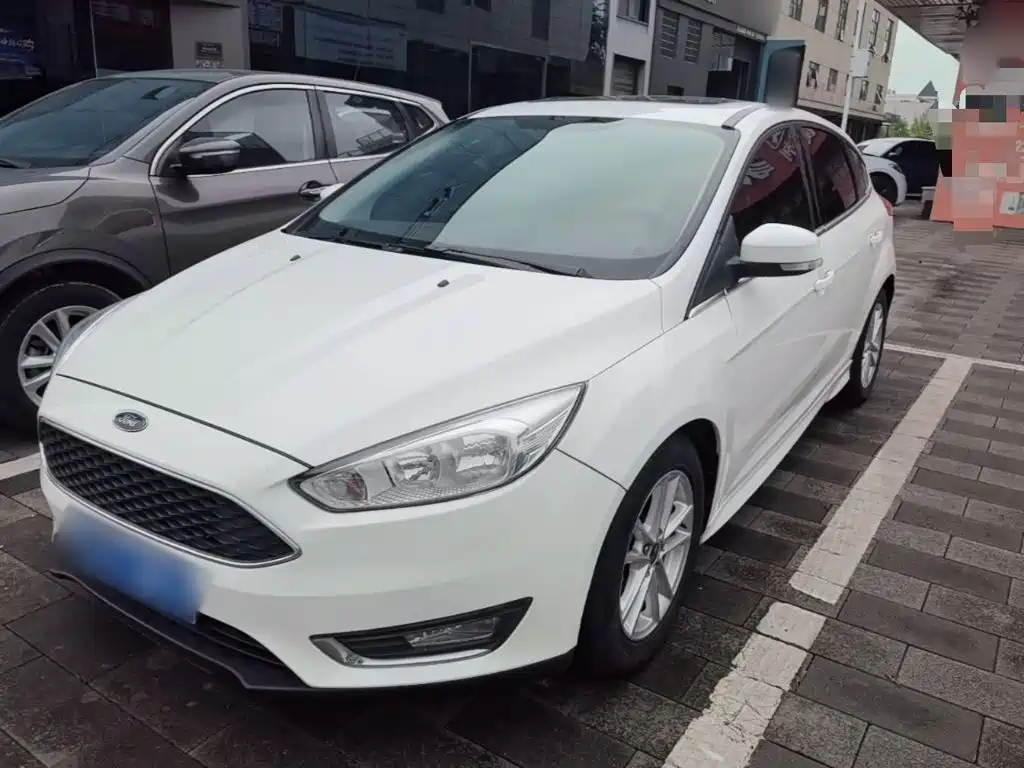 Ford Focus 2018 — фото 1