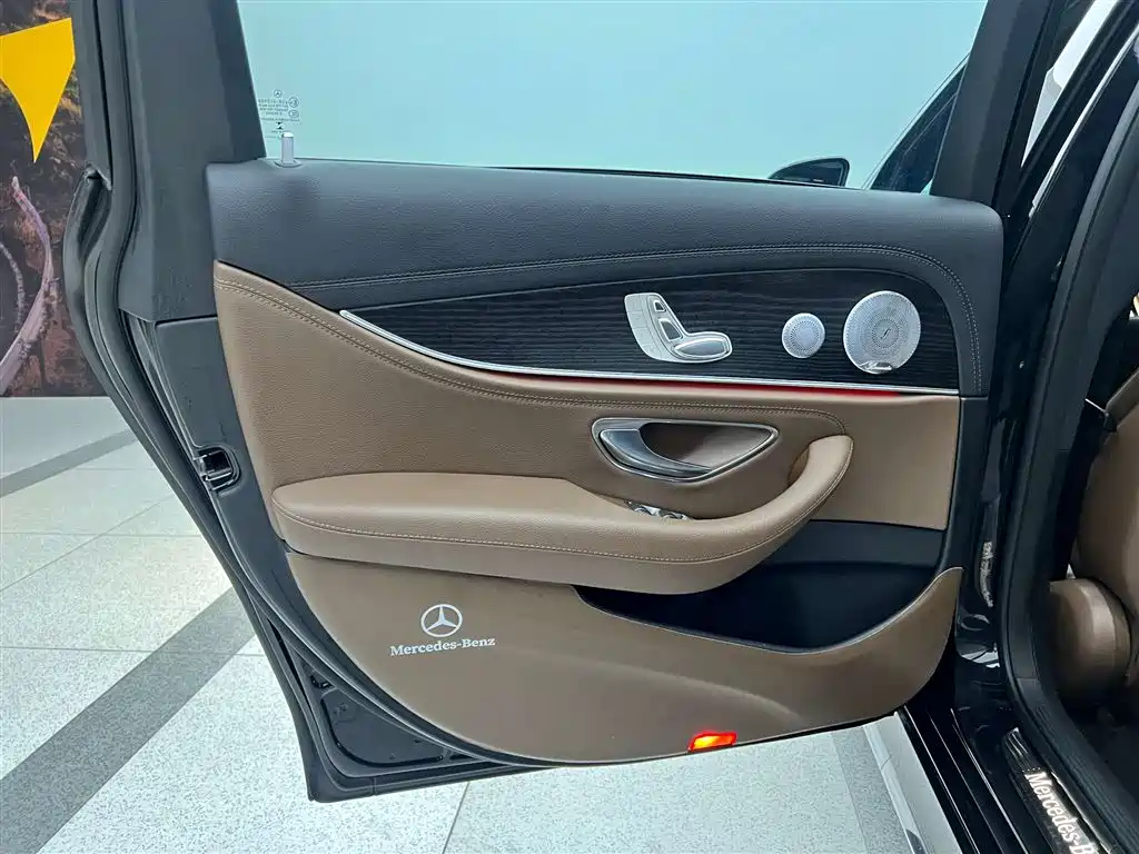 Mercedes-Benz E-Class 2020 — фото 28