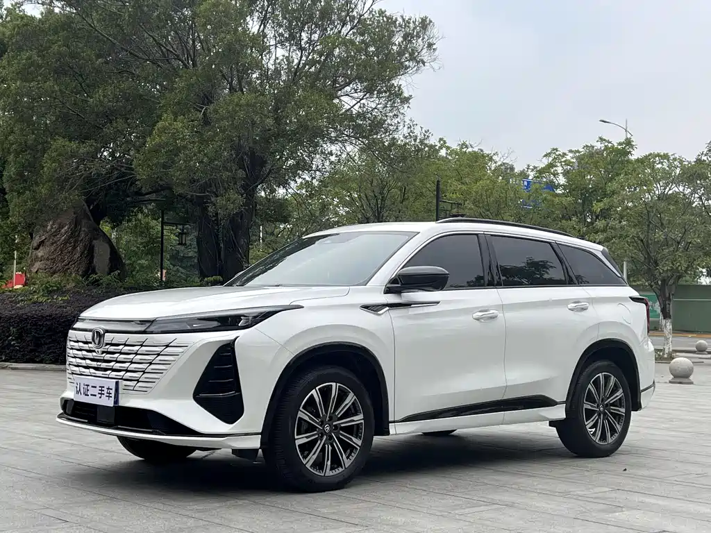 Changan CS75 PLUS 2025 — фото 1