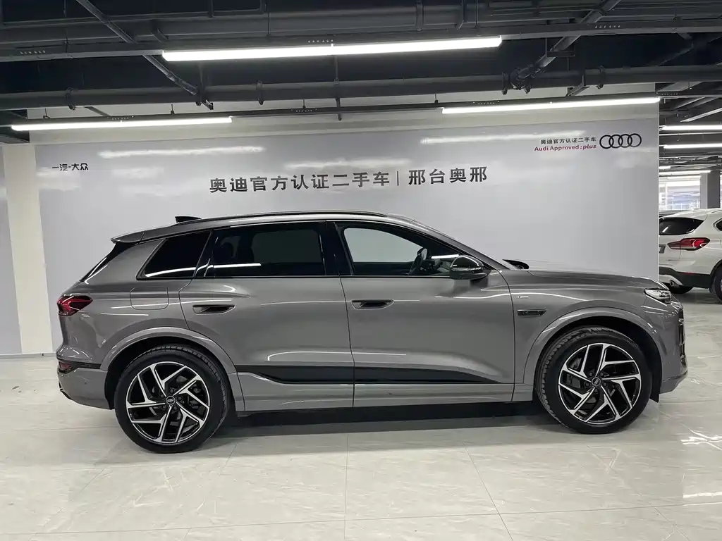 Audi Q6L e-tron 2025 — фото 3