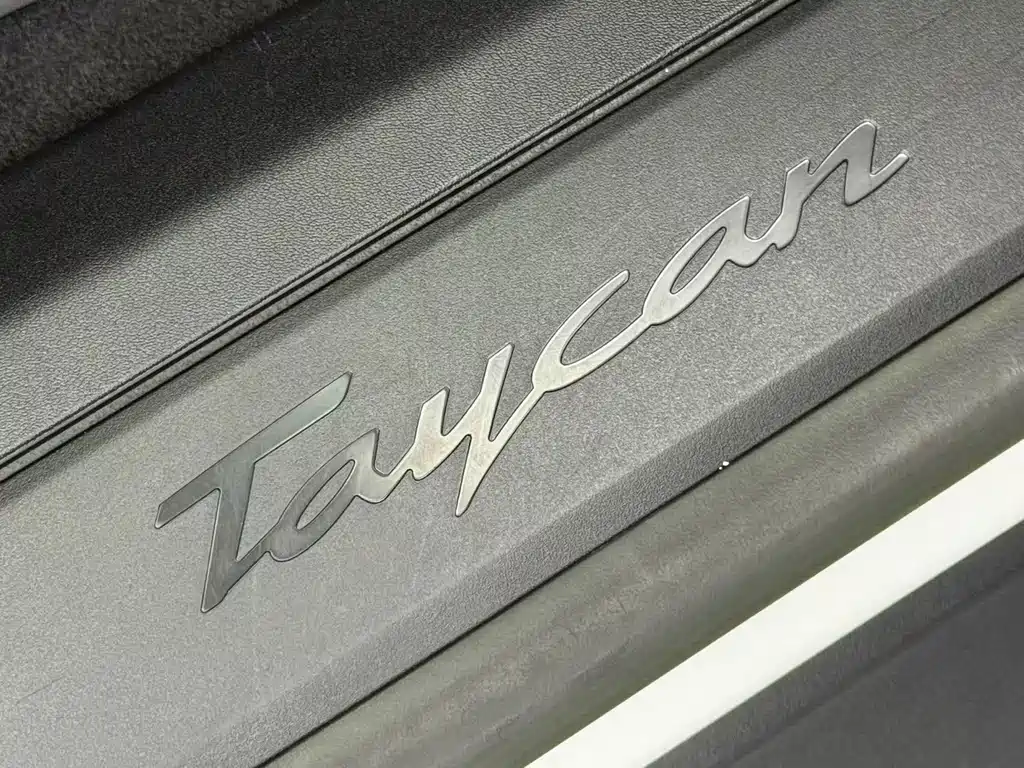 Porsche Taycan 2024 — фото 9