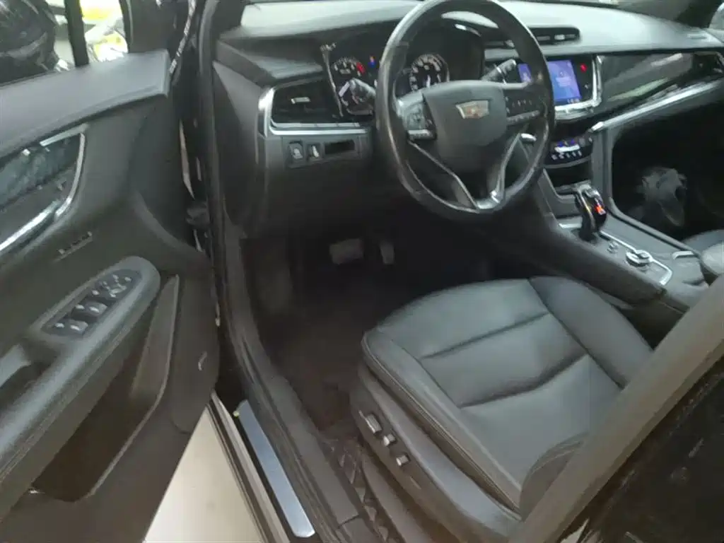 Cadillac XT6 2021 — фото 16