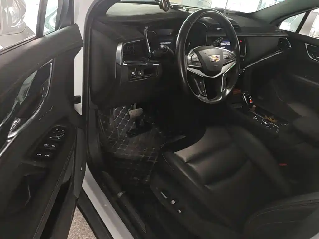 Cadillac XT5 2022 — фото 16