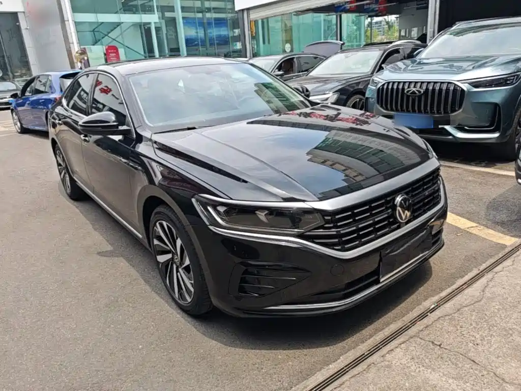 Volkswagen Passat 2023 — фото 4