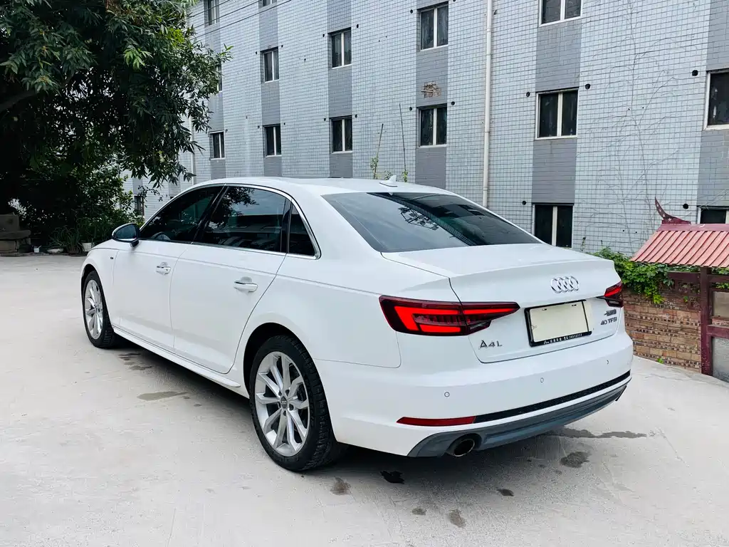 Audi A4L 2018 — фото 5