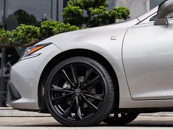 Lexus ES 2021