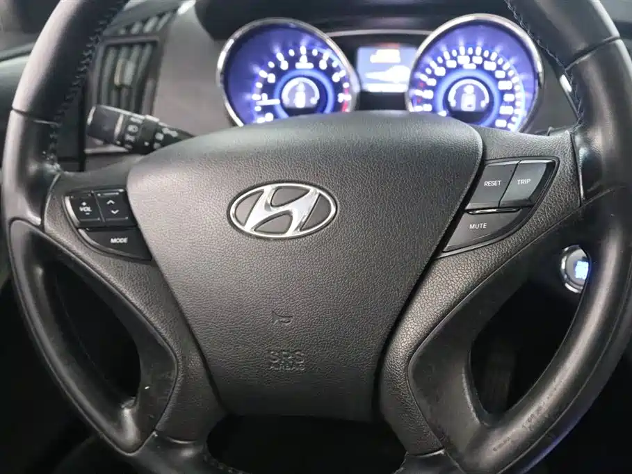 Hyundai Sonata 2013 — фото 6