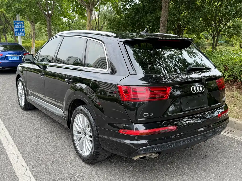Audi Q7 2017 — фото 16