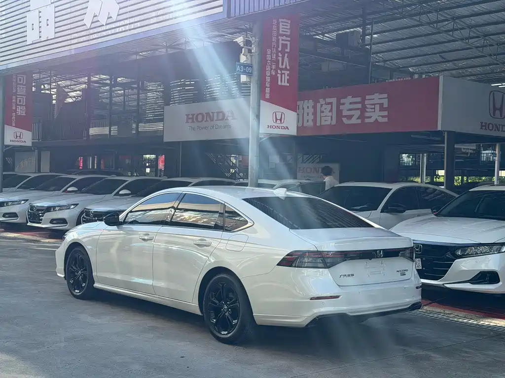 Honda Accord 2025 — фото 10