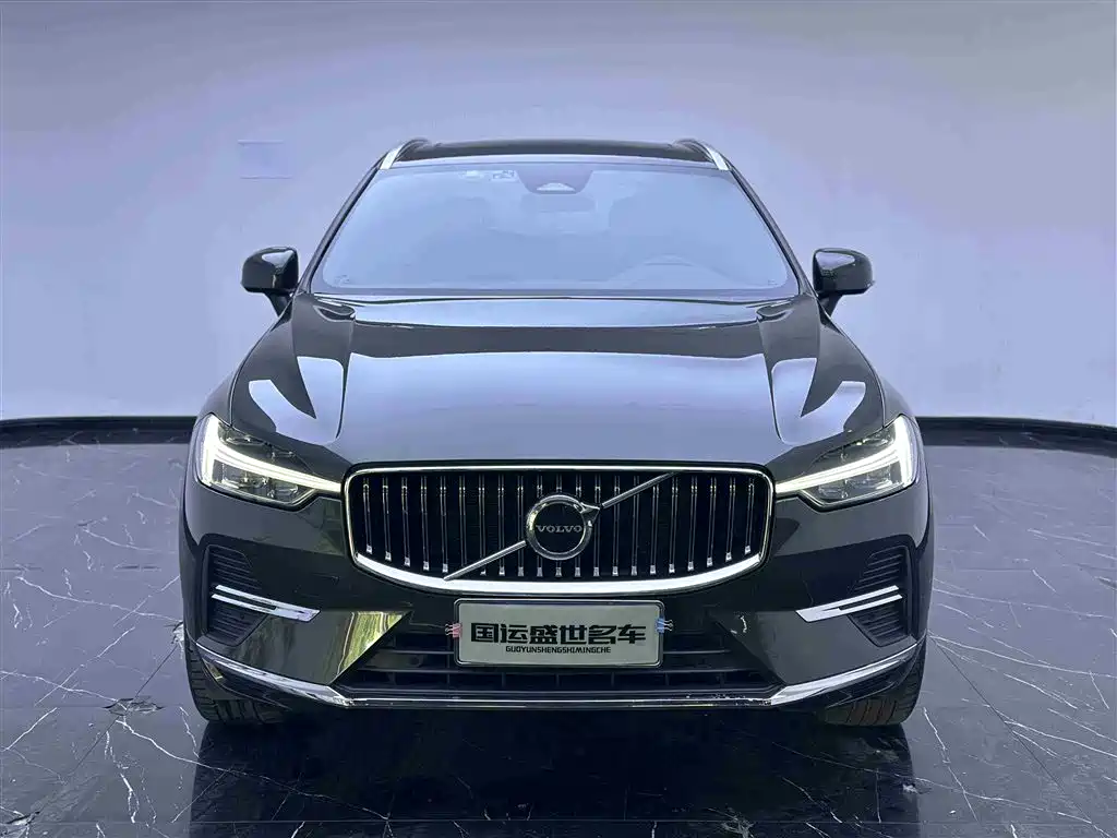 Volvo XC60 2022 — фото 2