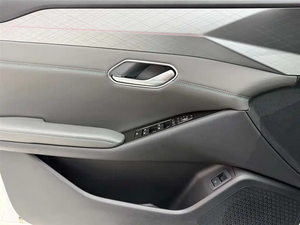 BYD Qin L 2025 — фото 21