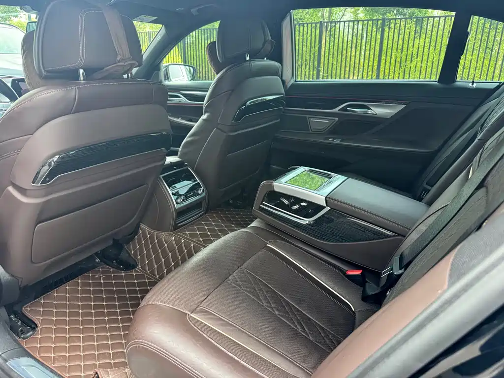 BMW 7 Series 2020 — фото 13