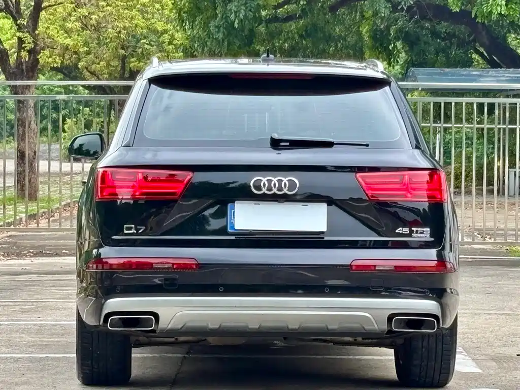Audi Q7 2017 — фото 30