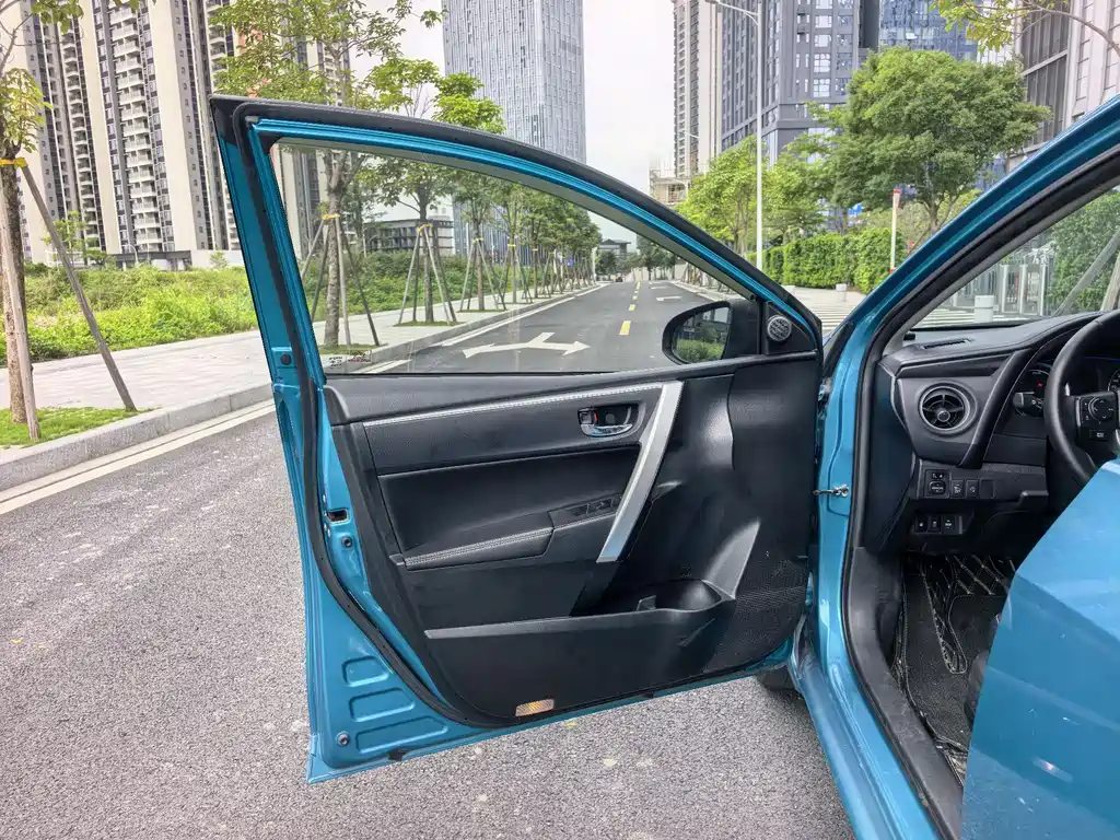 Toyota Corolla Hybrid 2019 — фото 10