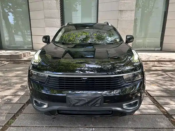 Lynk & Co 01 2020