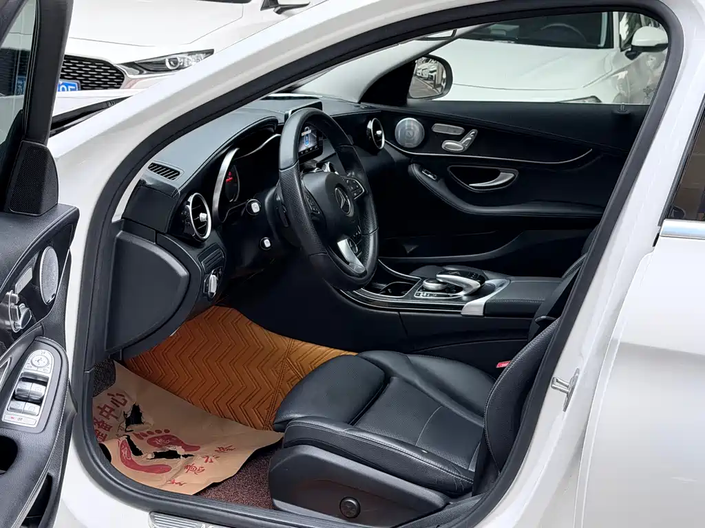 Mercedes-Benz C-Class 2018 — фото 8