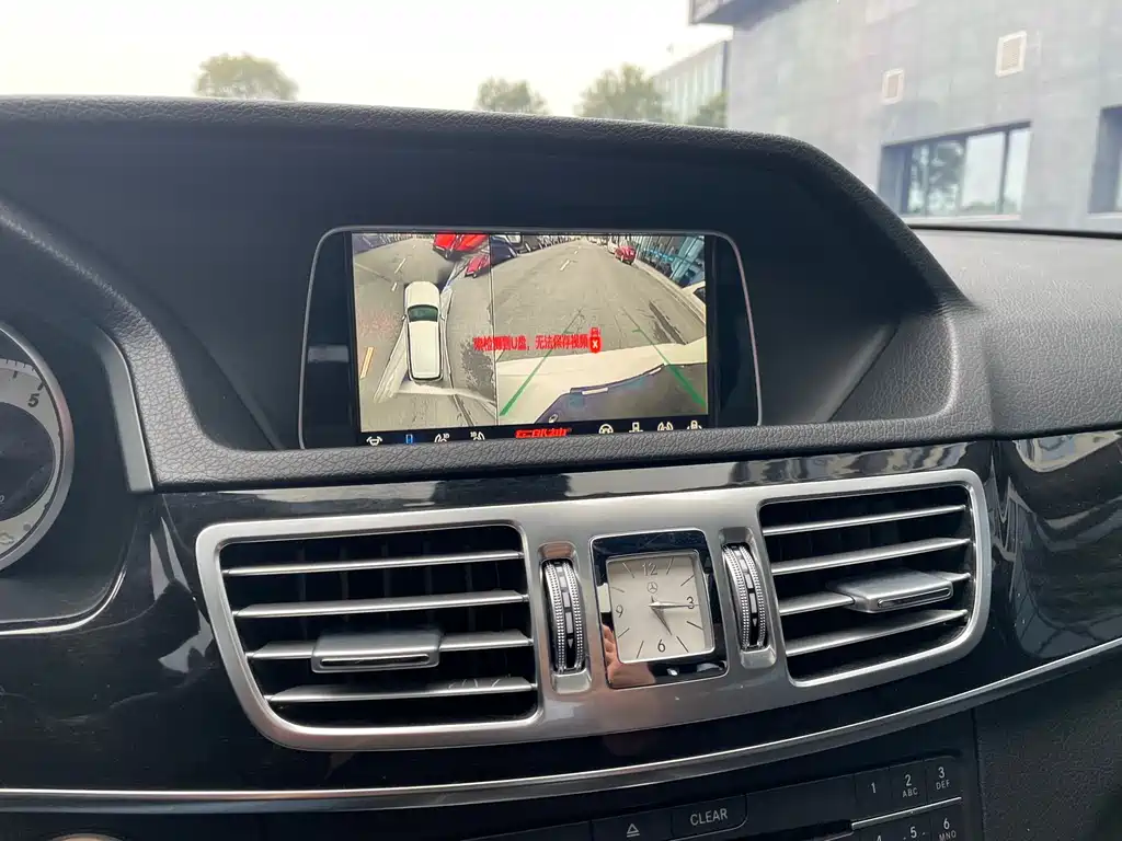 Mercedes-Benz E-Class 2015 — фото 9