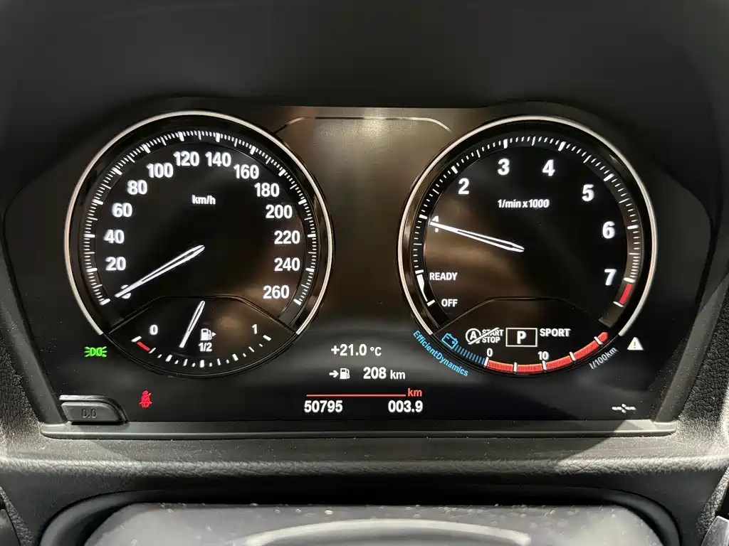BMW 1 Series 2021 — фото 11