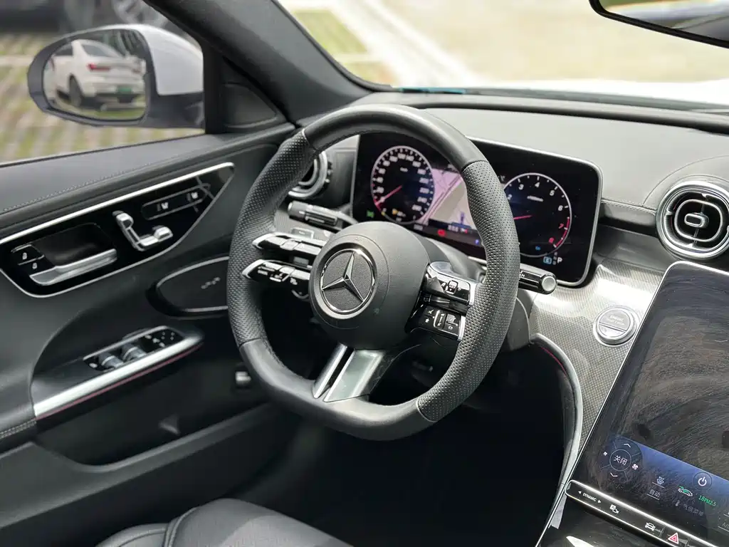 Mercedes-Benz C-Class 2024 — фото 19
