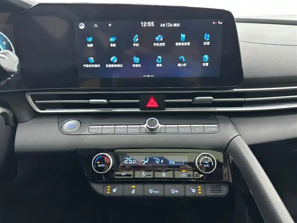 Hyundai Elantra 2024 — фото 14