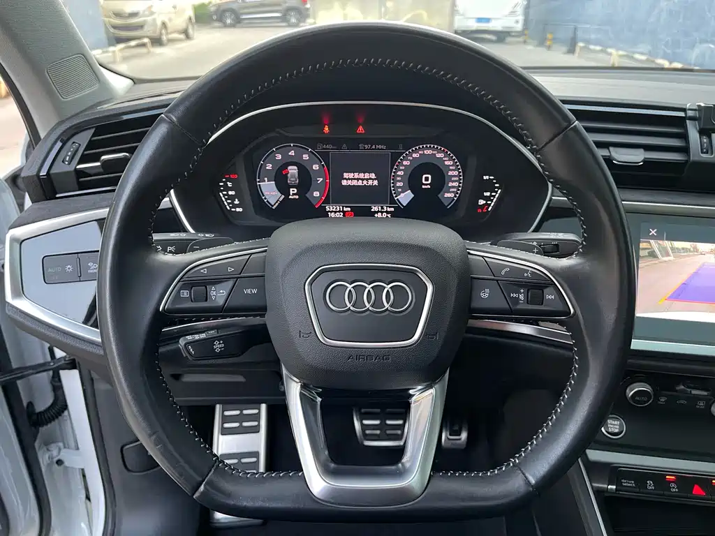 Audi Q3 2021 — фото 15