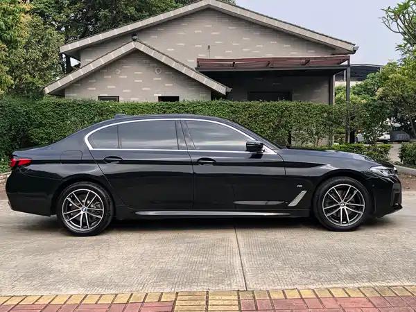 BMW 5 Series 2022